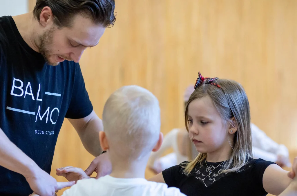 Sporta deju nodarbības bērniem BalMo deju studijā Rīgā, Pārdaugavā