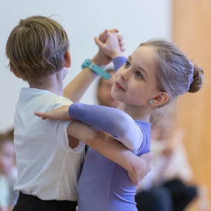 Sporta deju nodarbības bērniem BalMo deju studijā Rīgā, Pārdaugavā